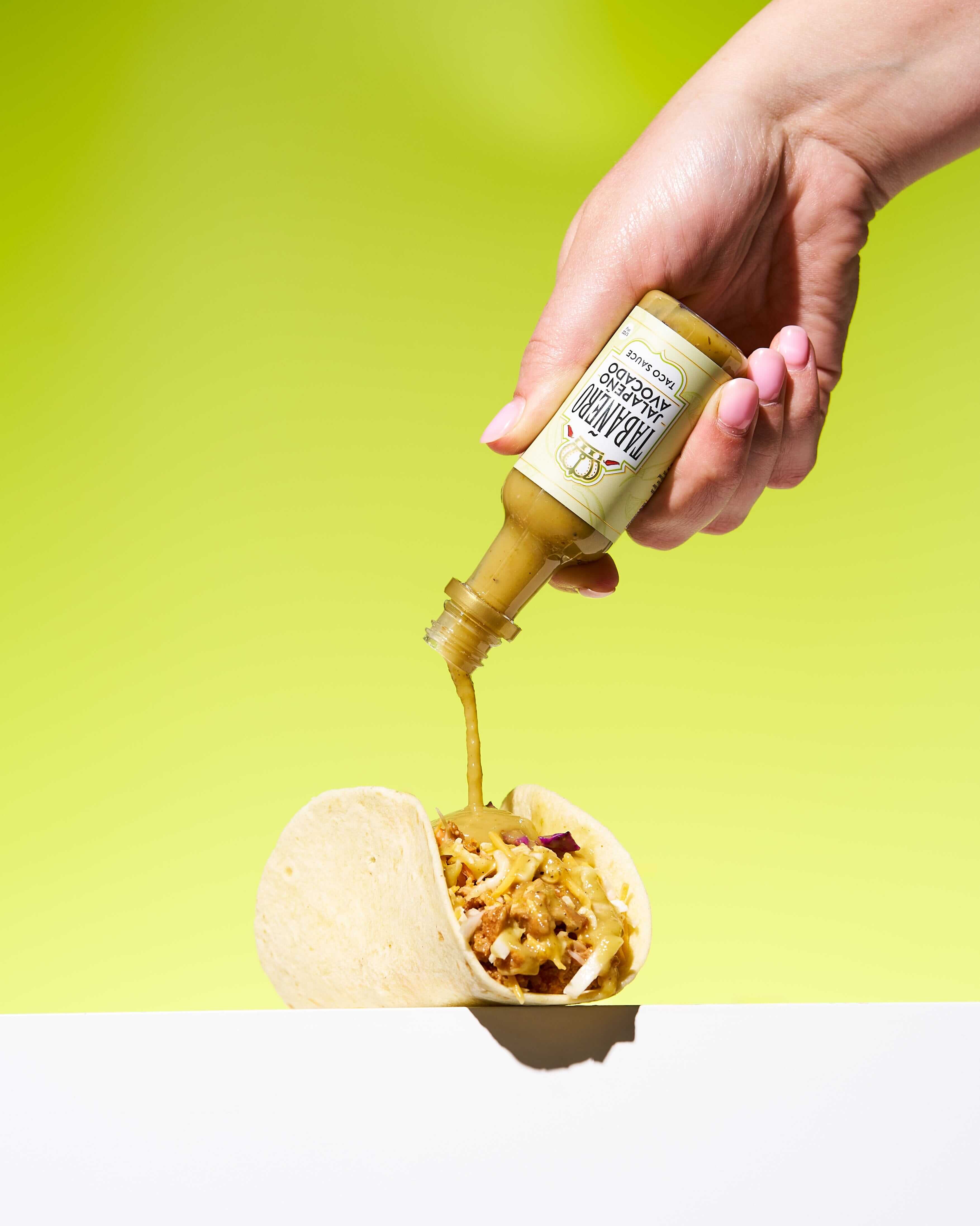 Jalapeño Avocado Taco Sauce Mini Bottle (1.7 oz.) - Tabanero
